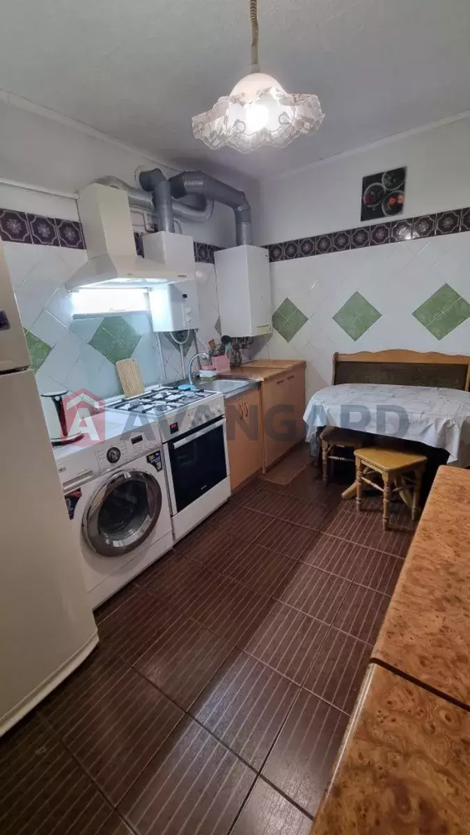 ������� �������, 75 ��.�. ���� 11