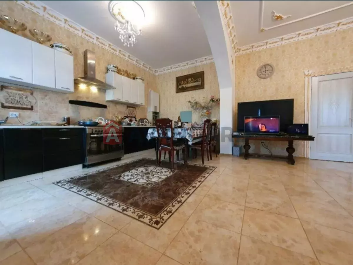 �������, 210 ��.�. ���� 4