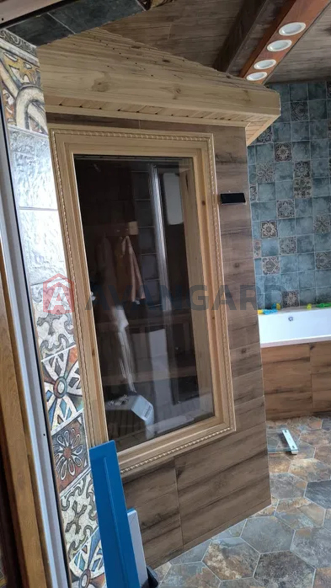 �������, 300 ��.�. ���� 17