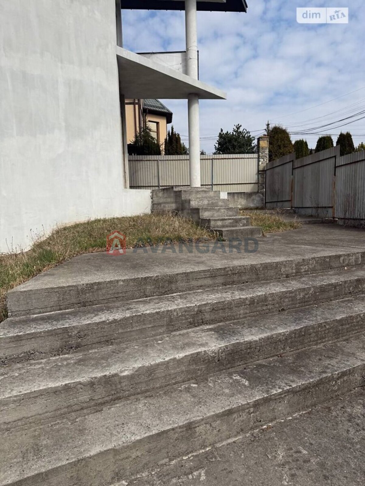 300 ��.�. ���� 4