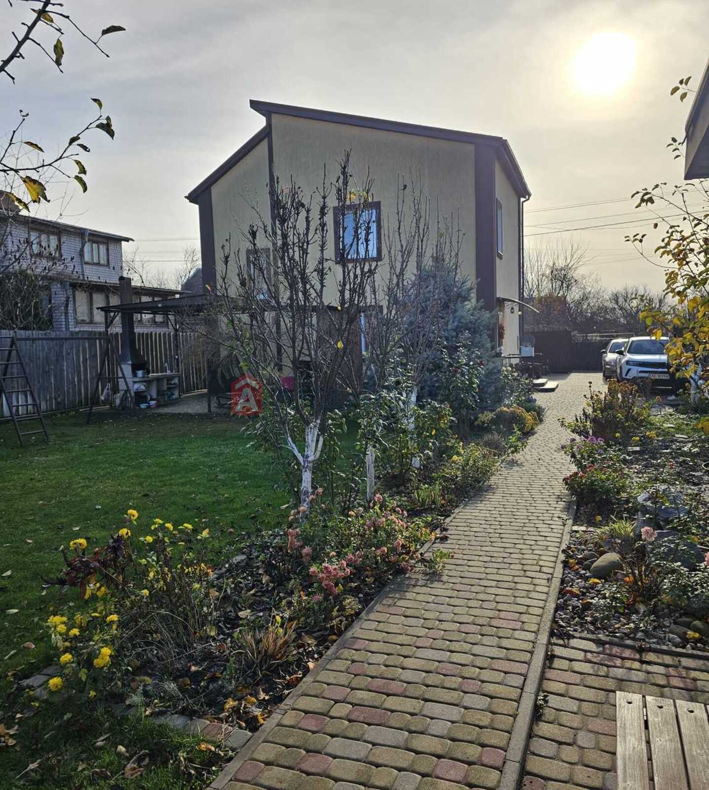 ����, 100 ��.�. ���� 16