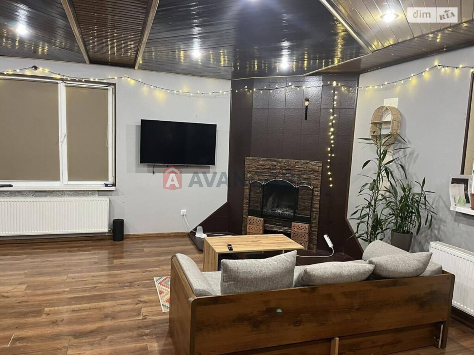 �������, 100 ��.�. ���� 9