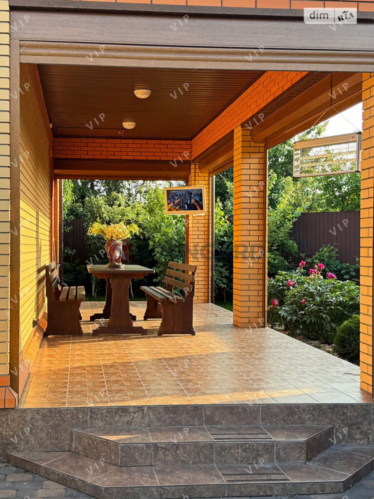 �������, 210 ��.�. ���� 19