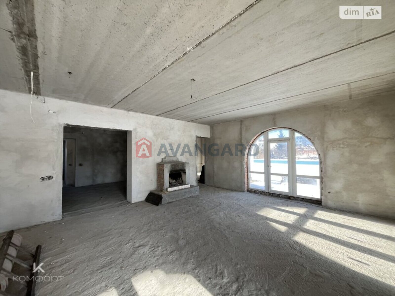 �������, 298 ��.�. ���� 24