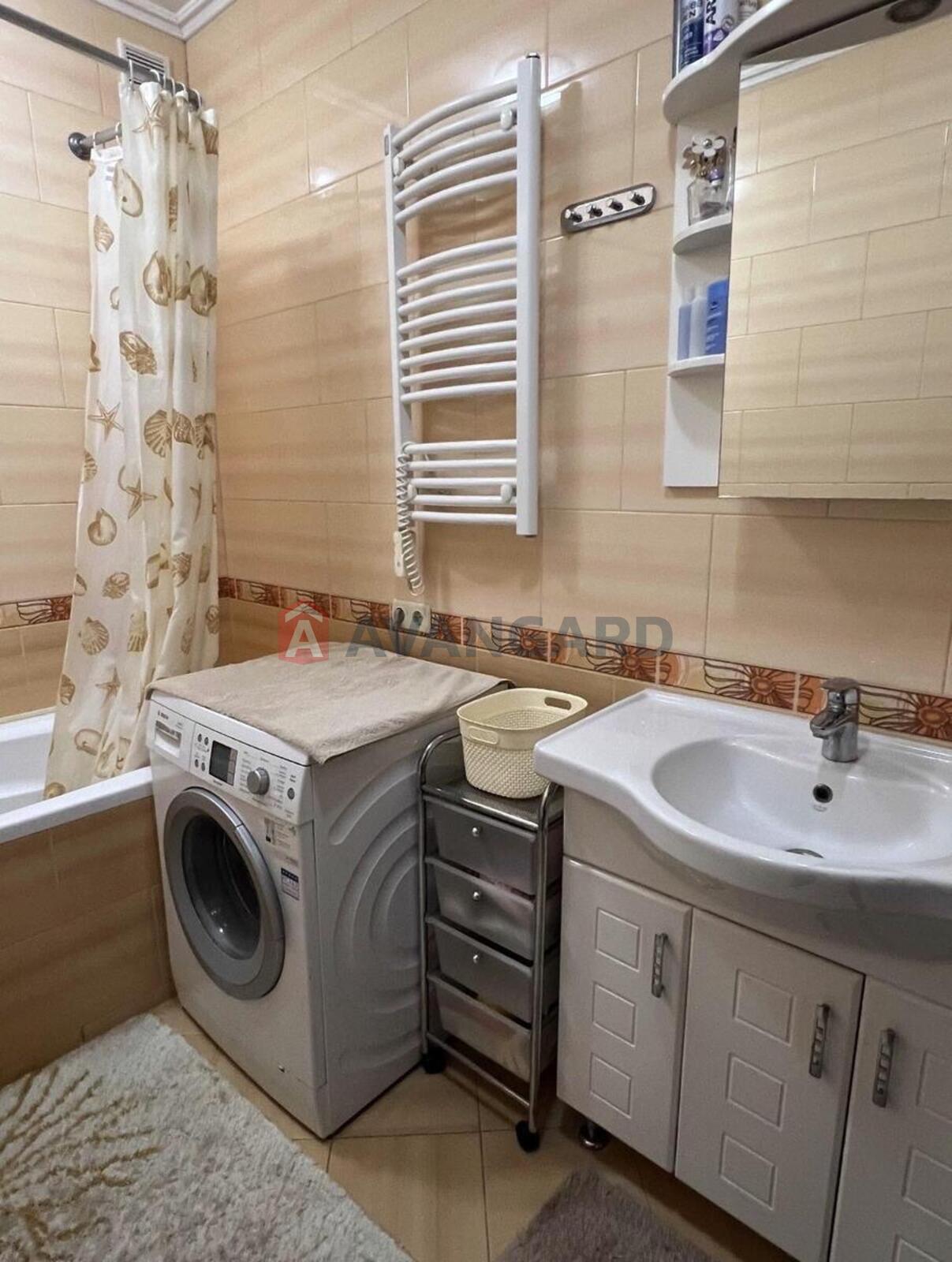 ��������, 175 ��.�. ���� 12