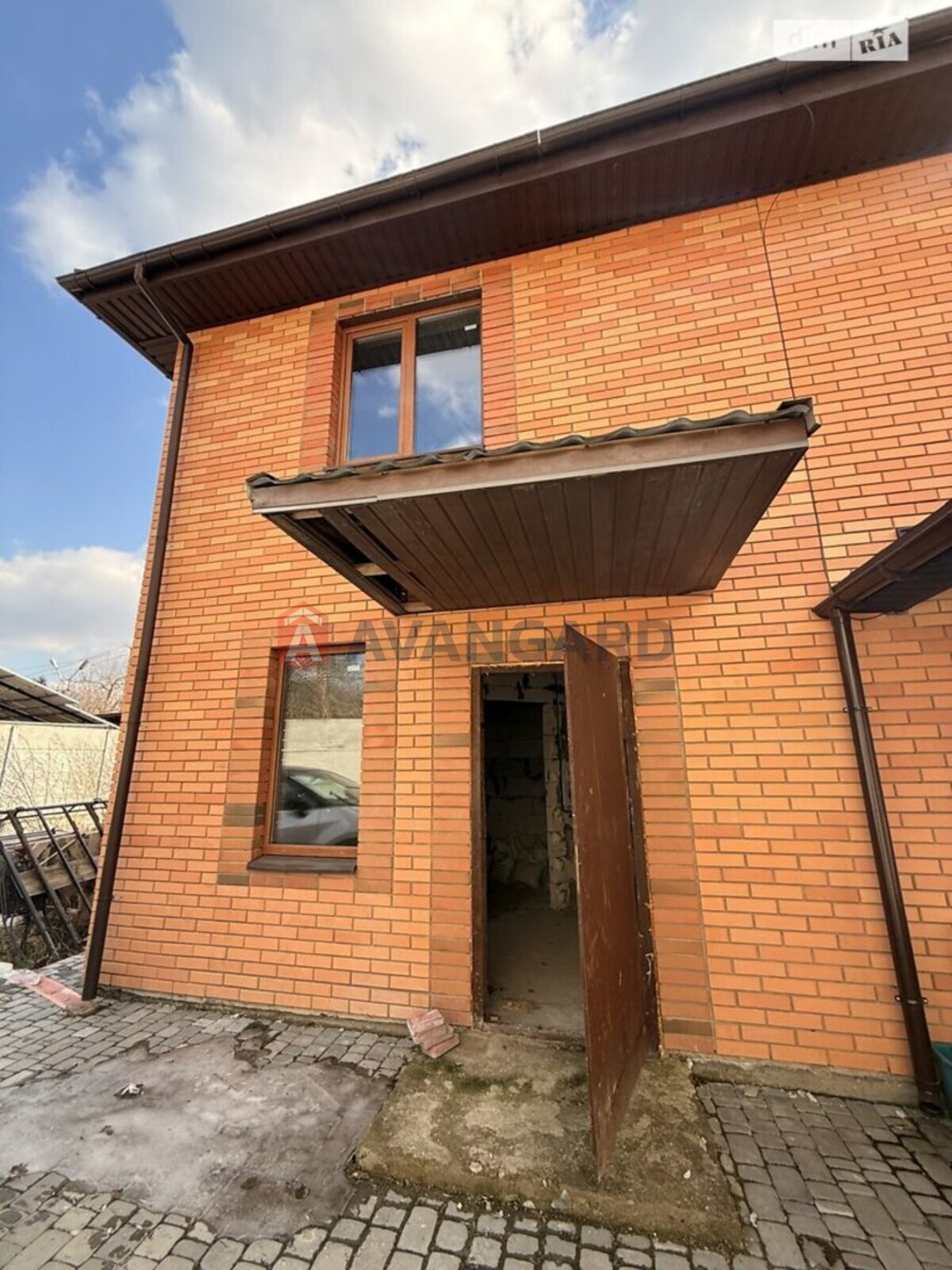 ��������, 100 ��.�. ���� 17