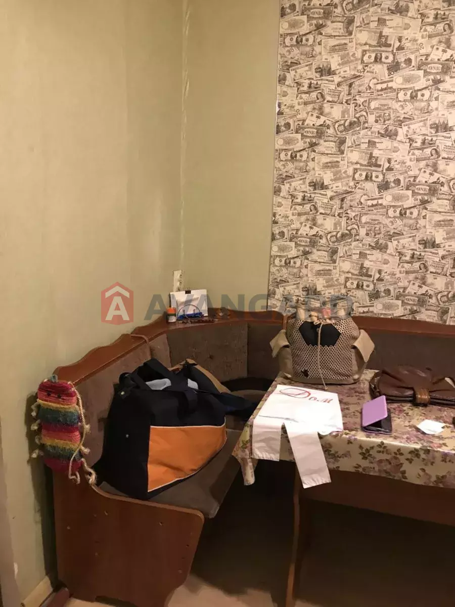 ������� �������, 30 ��.�. ���� 12