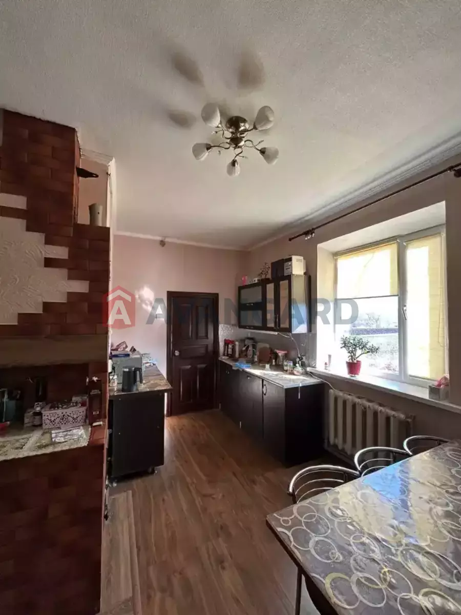 ���, 100 ��.�. ���� 6