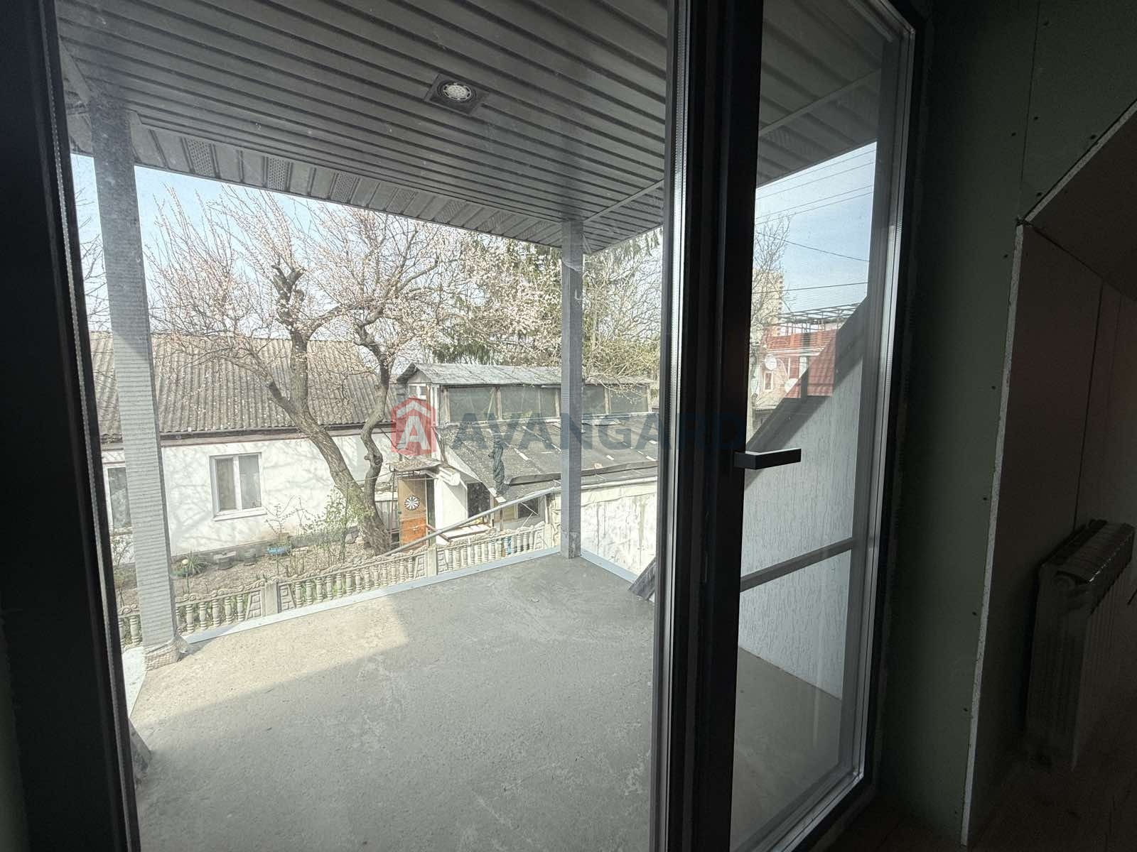 �������, 180 ��.�. ���� 19