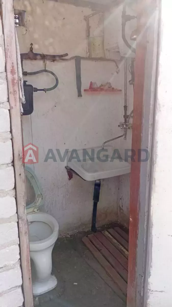 �������, 50 ��.�. ���� 8