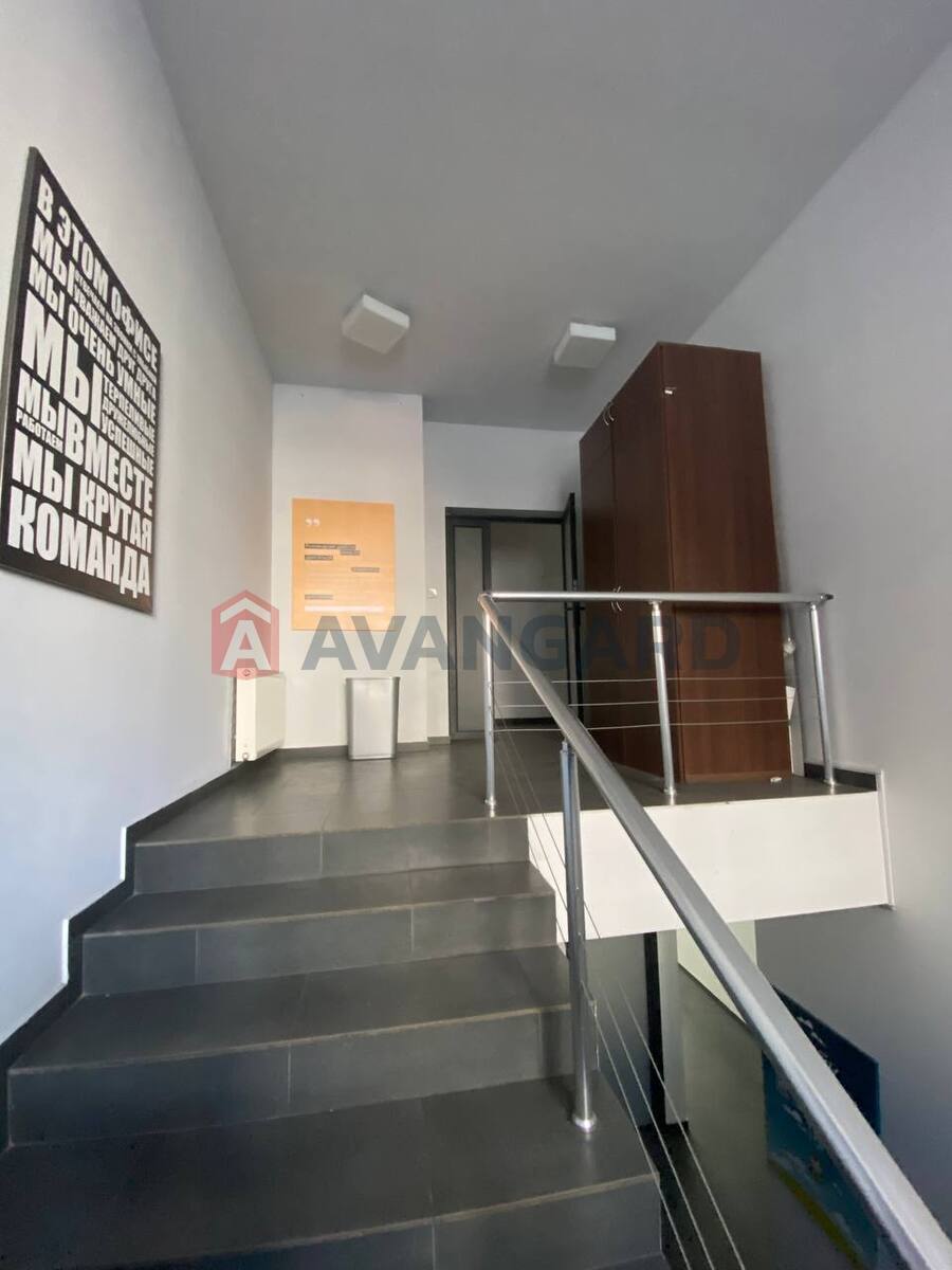 ����� ������, 600 ��.�. ���� 9