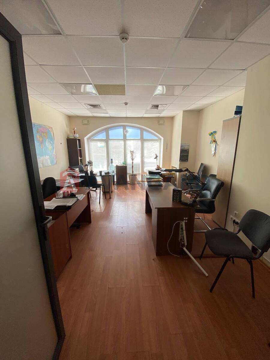 ����� ������, 600 ��.�. ���� 4