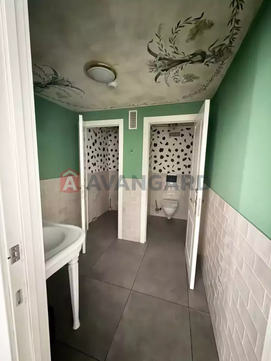 �������� �������, 210 ��.�. ���� 9