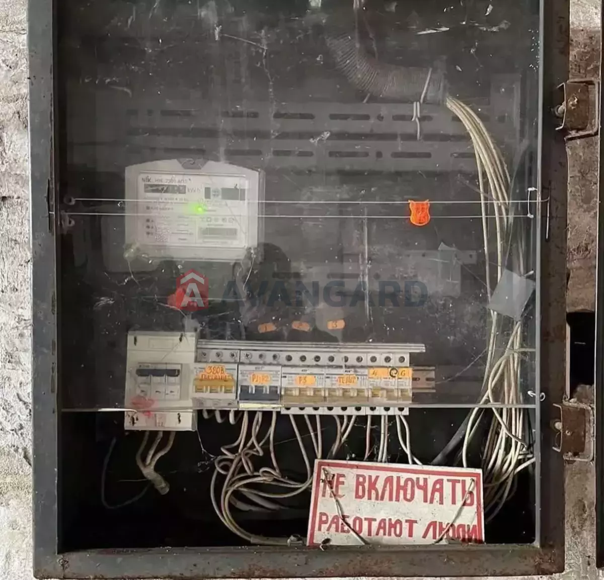 ��������� ���������, 400 ��.�. ���� 18