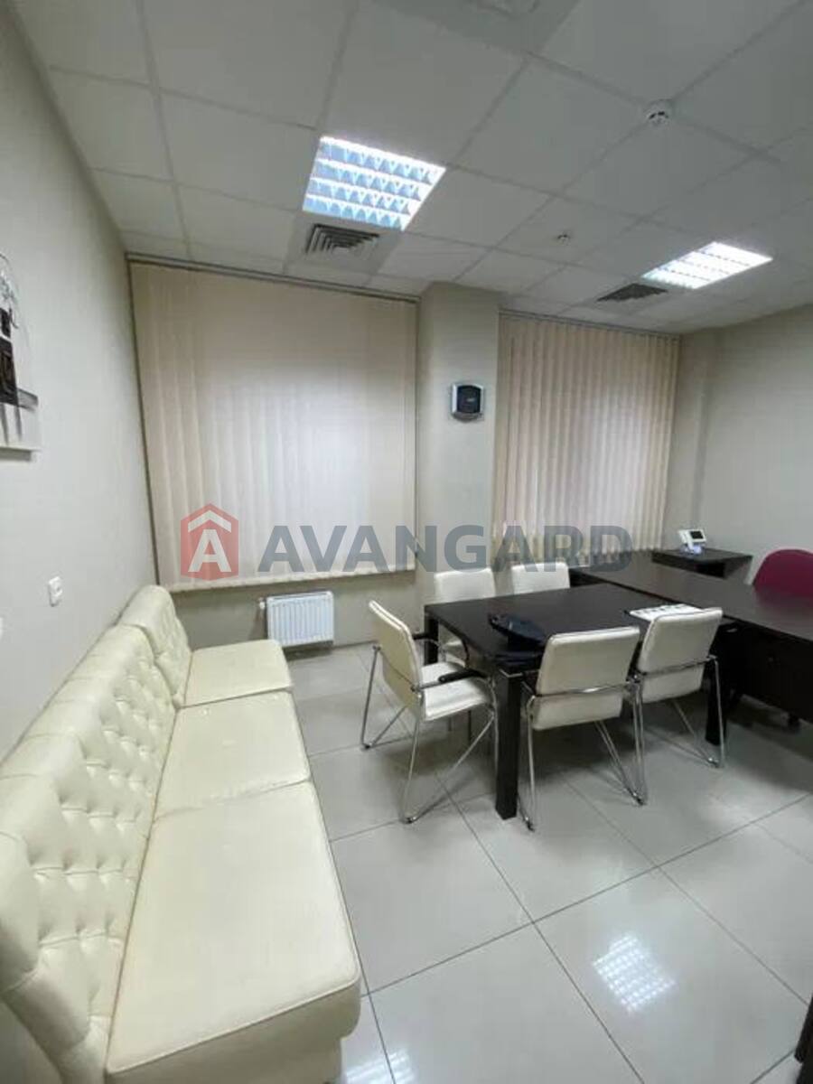 700 ��.�. ���� 3