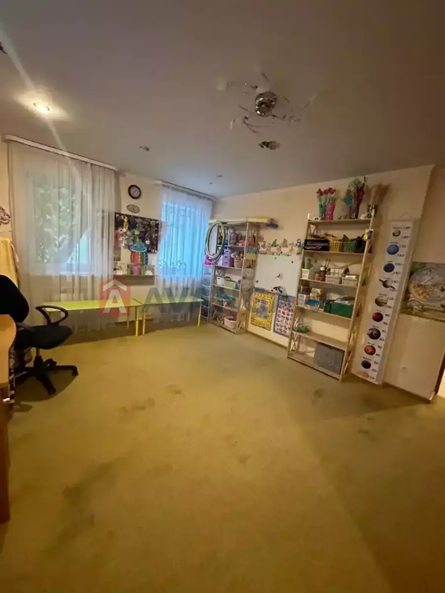 ������ ������ ������, 1700 ��.�. ���� 9