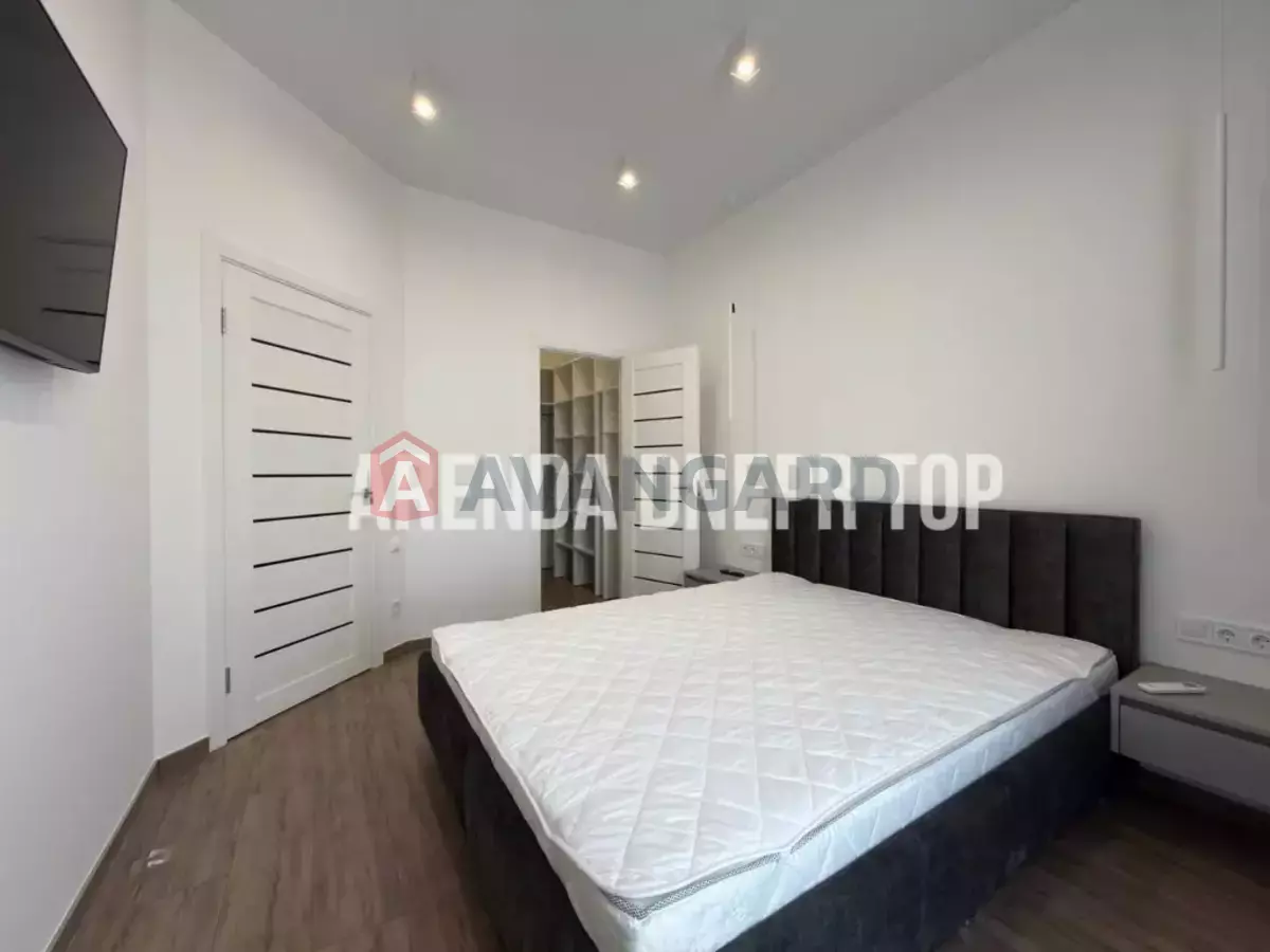 1 кім. квартира, 40/-/- кв. м., 19/21 поверх фото 1 1 кім. квартира, 40/-/- кв. м., 19/21 поверх фото 1