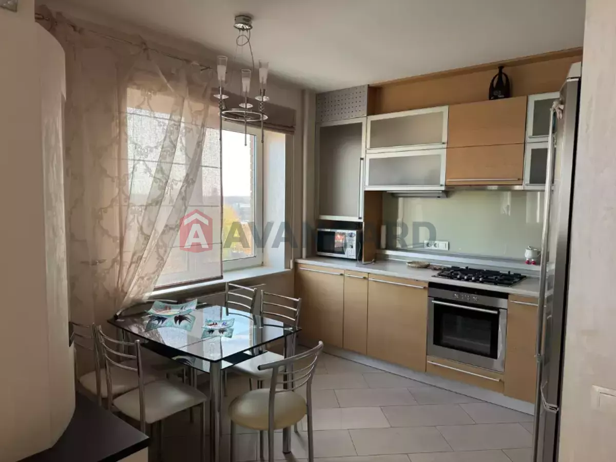 1 кім. квартира, 60/-/- кв. м., 6/10 поверх фото 1 1 кім. квартира, 60/-/- кв. м., 6/10 поверх фото 1