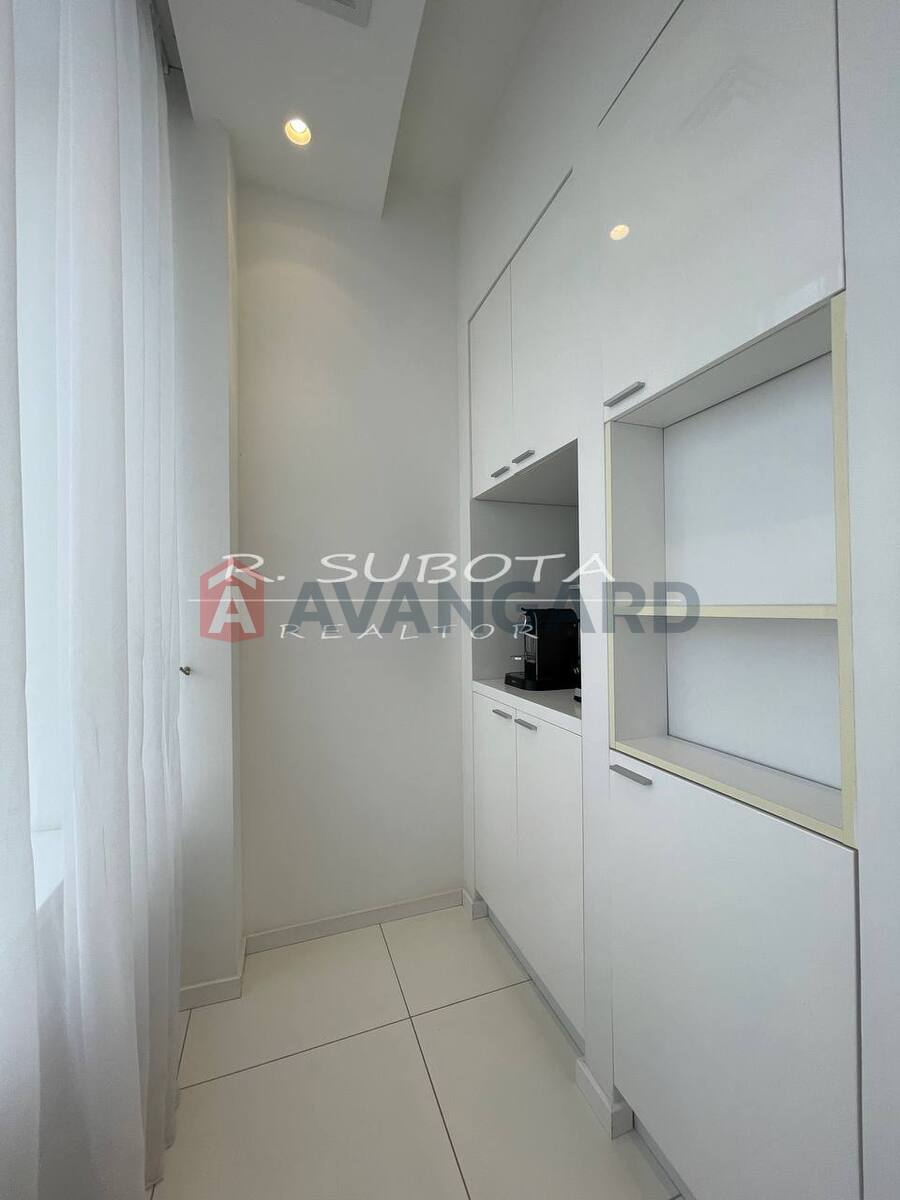 4 кім. квартира, 171/-/- кв. м., 18/21 поверх фото 8 4 кім. квартира, 171/-/- кв. м., 18/21 поверх фото 8