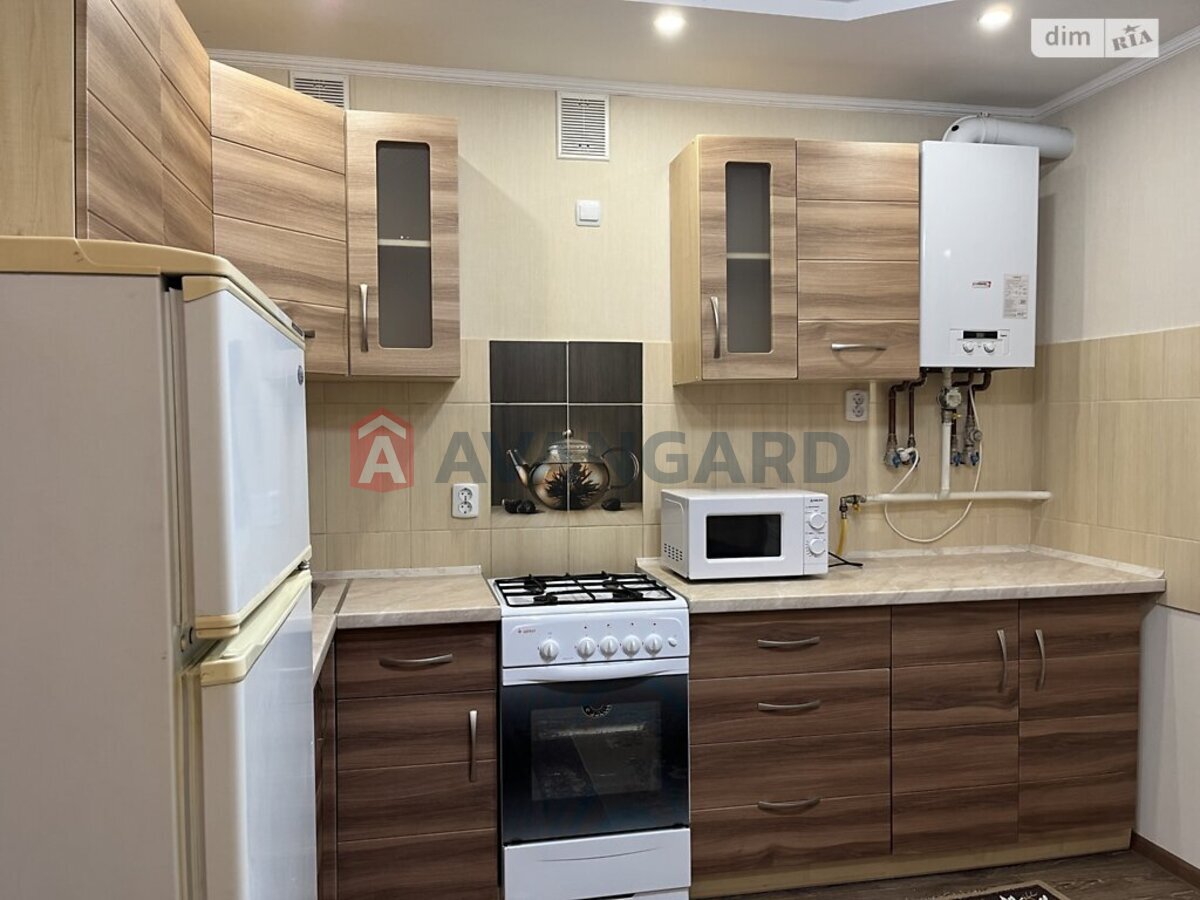 1 кім. квартира, 40/-/10 кв. м., 2/4 поверх фото 1 1 кім. квартира, 40/-/10 кв. м., 2/4 поверх фото 1