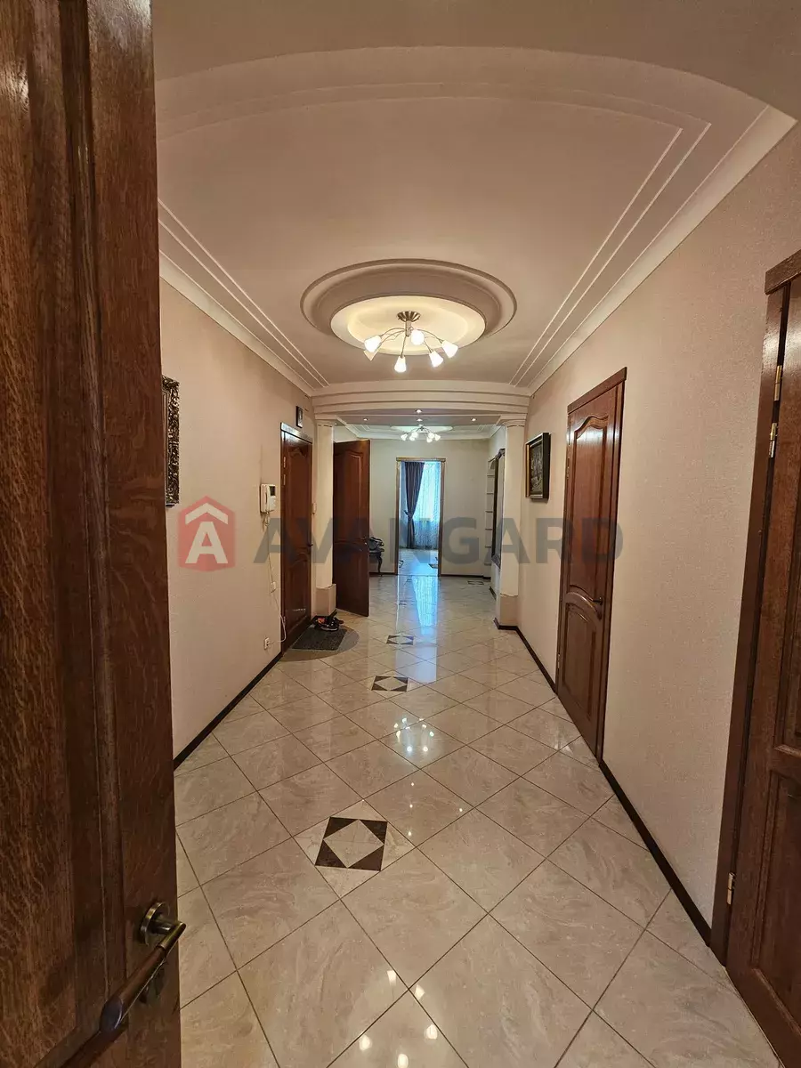 4 комн. квартира, 160/-/25 кв. м., 3/5 этаж фото 8 4 комн. квартира, 160/-/25 кв. м., 3/5 этаж фото 8