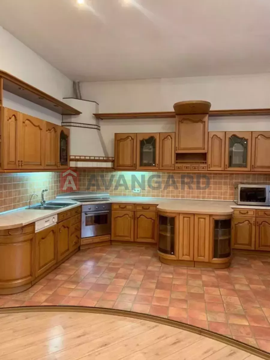 4 кім. квартира, 170/-/30 кв. м., 2/3 поверх фото 16 4 кім. квартира, 170/-/30 кв. м., 2/3 поверх фото 16