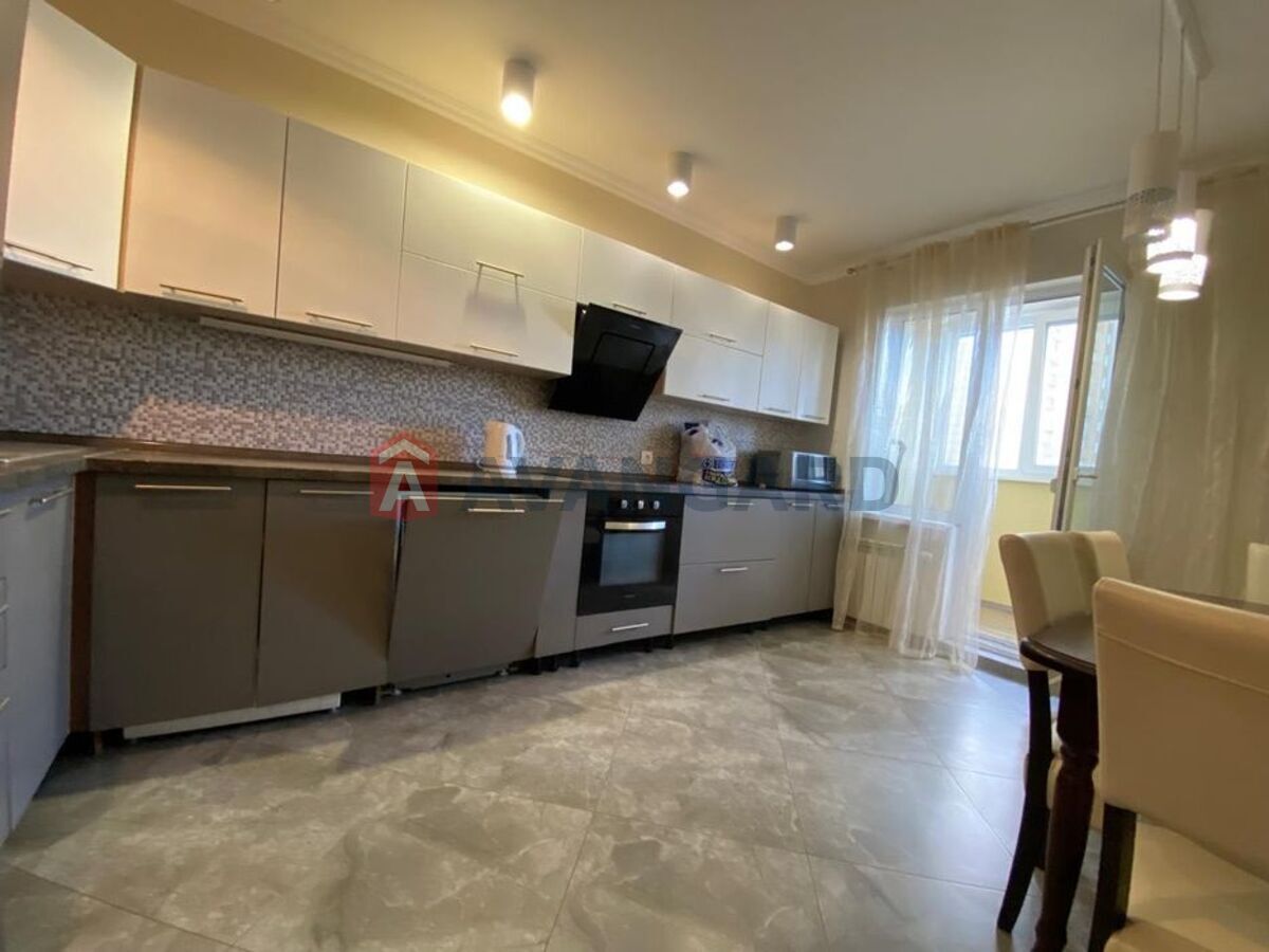 3 комн. квартира, 90/-/18 кв. м., 11/16 этаж фото 1 3 комн. квартира, 90/-/18 кв. м., 11/16 этаж фото 1