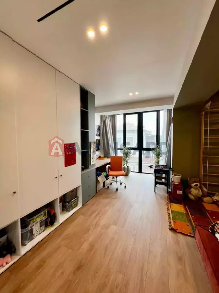 5 кім. квартира, 190/-/- кв. м., 1/5 поверх фото 3 5 кім. квартира, 190/-/- кв. м., 1/5 поверх фото 3