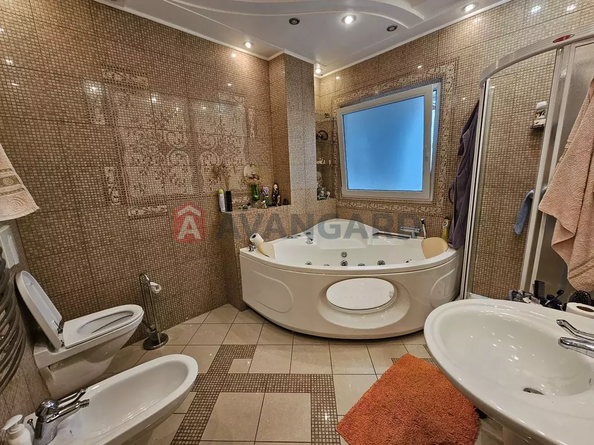 4 комн. квартира, 160/-/25 кв. м., 3/5 этаж фото 6 4 комн. квартира, 160/-/25 кв. м., 3/5 этаж фото 6