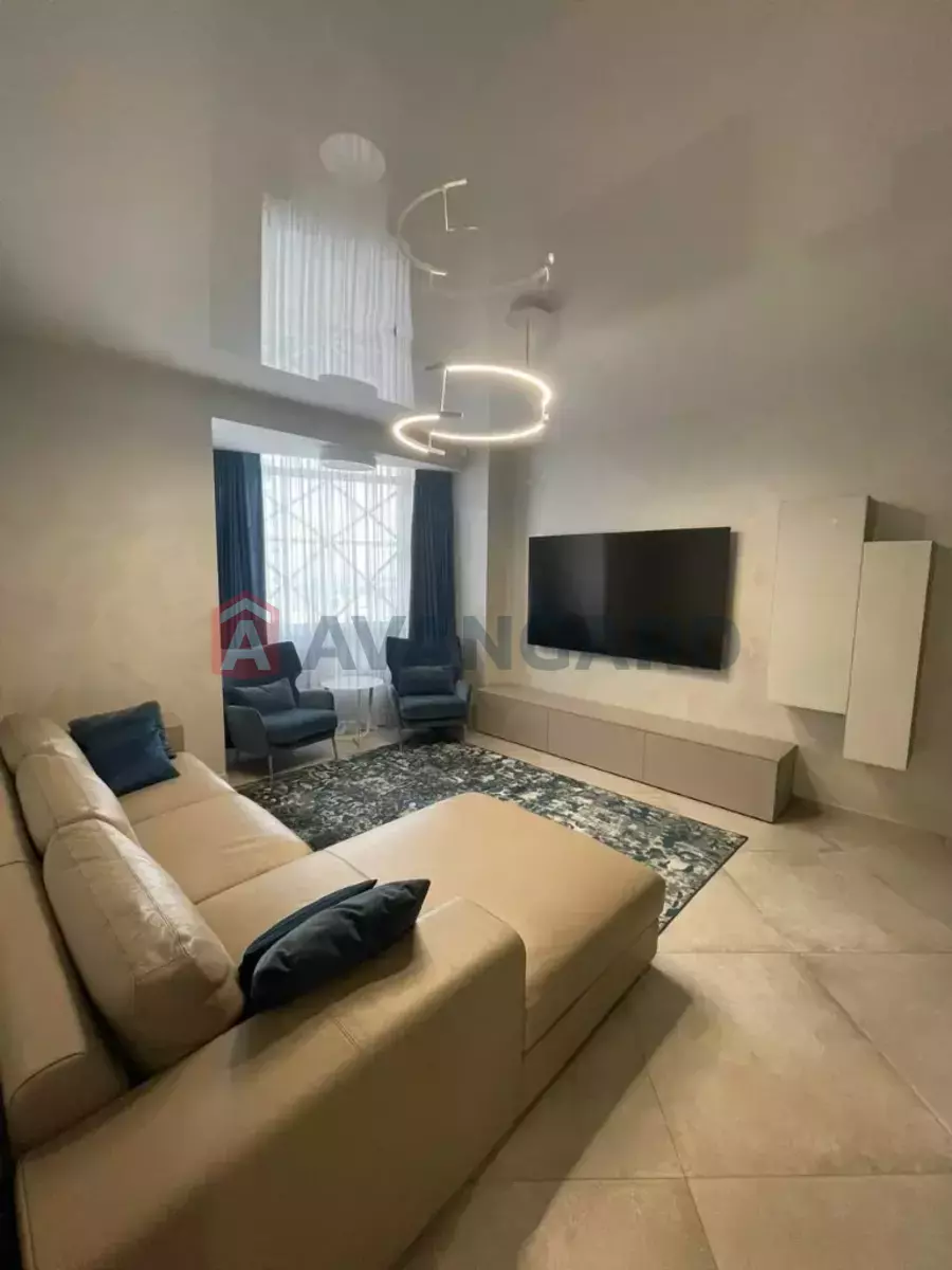 3 кім. квартира, 90/-/- кв. м., 8/24 поверх фото 1 3 кім. квартира, 90/-/- кв. м., 8/24 поверх фото 1