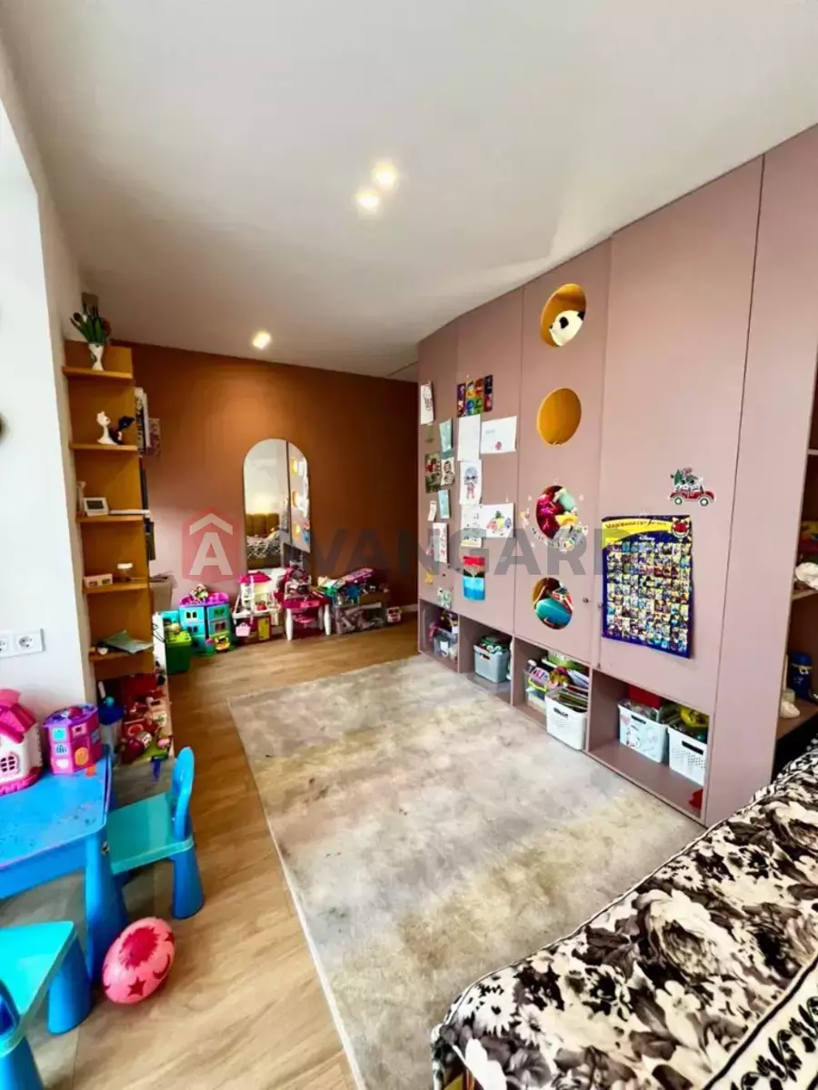 5 кім. квартира, 190/-/- кв. м., 1/5 поверх фото 9 5 кім. квартира, 190/-/- кв. м., 1/5 поверх фото 9