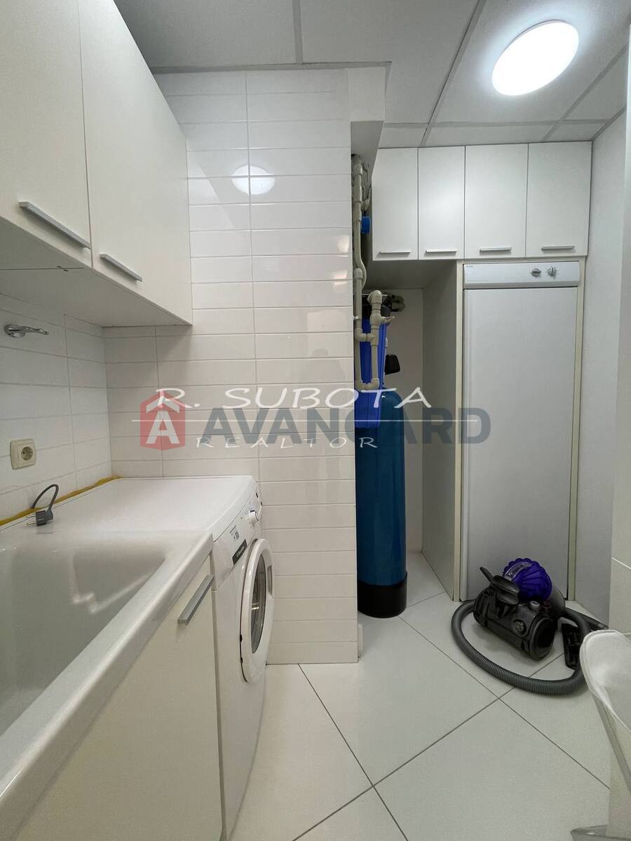 4 кім. квартира, 171/-/- кв. м., 18/21 поверх фото 3 4 кім. квартира, 171/-/- кв. м., 18/21 поверх фото 3