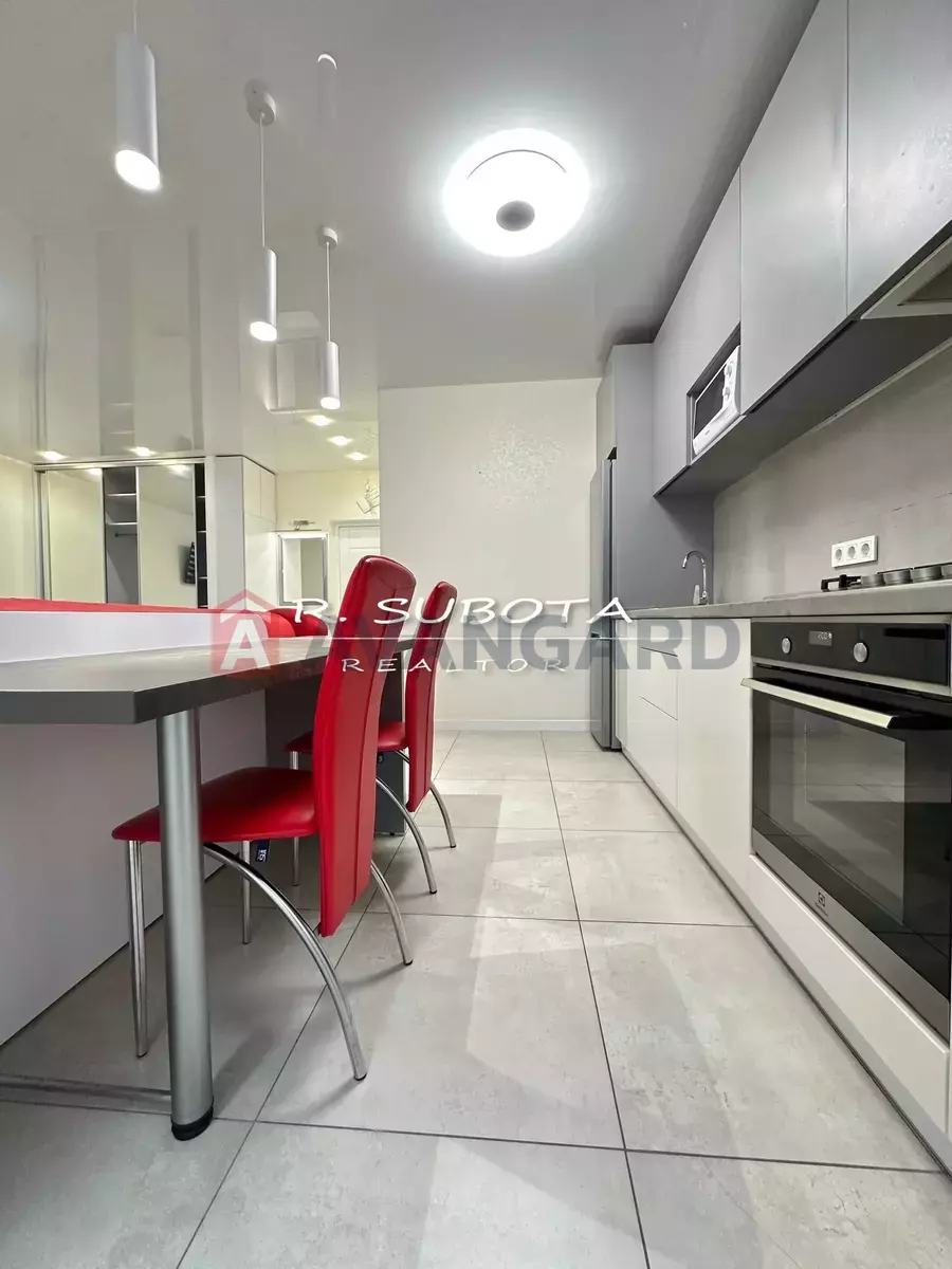 1 кім. квартира, 40/-/- кв. м., 10/12 поверх фото 5 1 кім. квартира, 40/-/- кв. м., 10/12 поверх фото 5