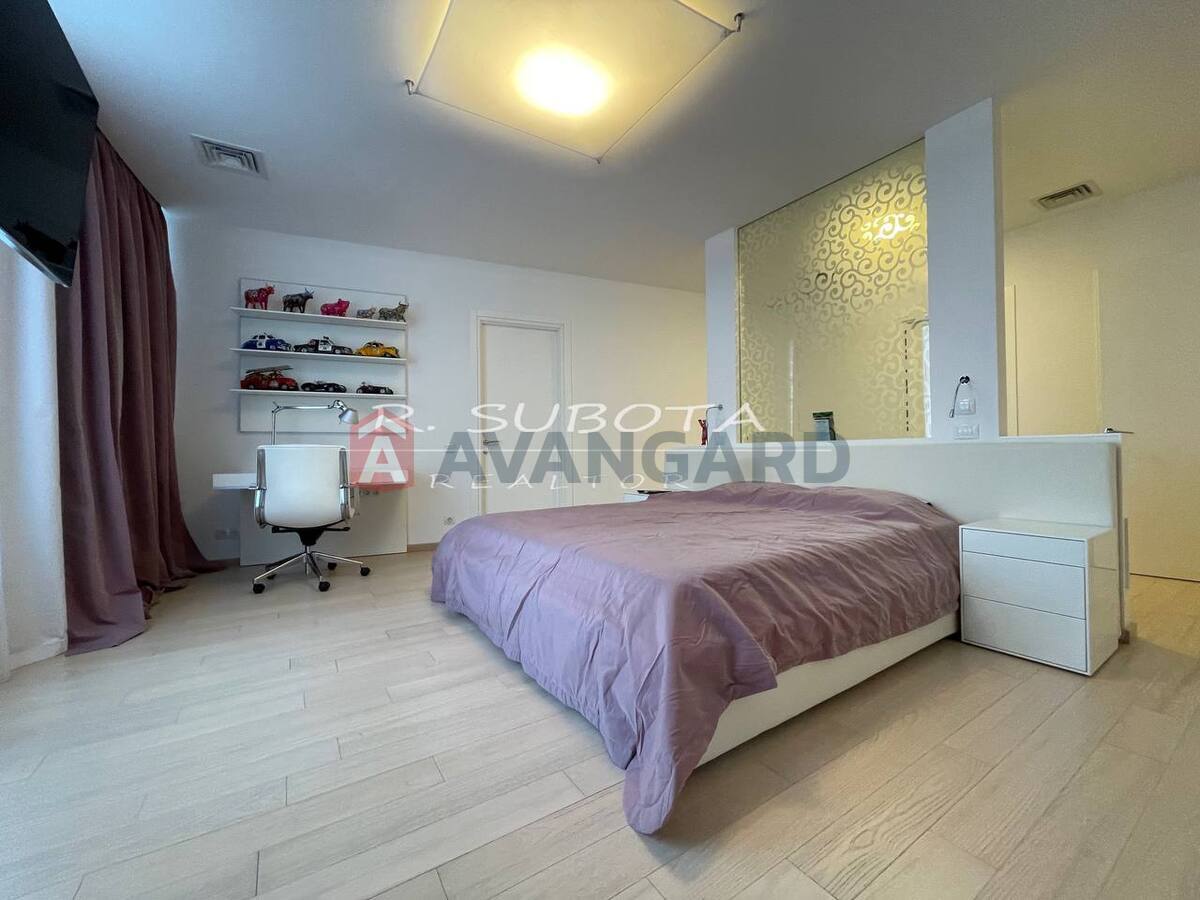 4 кім. квартира, 171/-/- кв. м., 18/21 поверх фото 25 4 кім. квартира, 171/-/- кв. м., 18/21 поверх фото 25