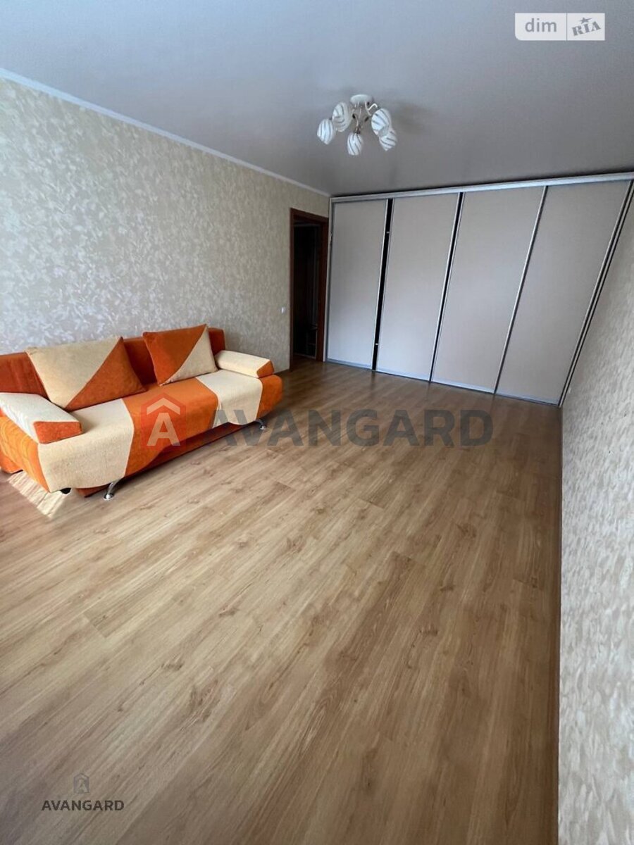 2 комн. квартира, 64/-/- кв. м., 1/6 этаж фото 4 2 комн. квартира, 64/-/- кв. м., 1/6 этаж фото 4