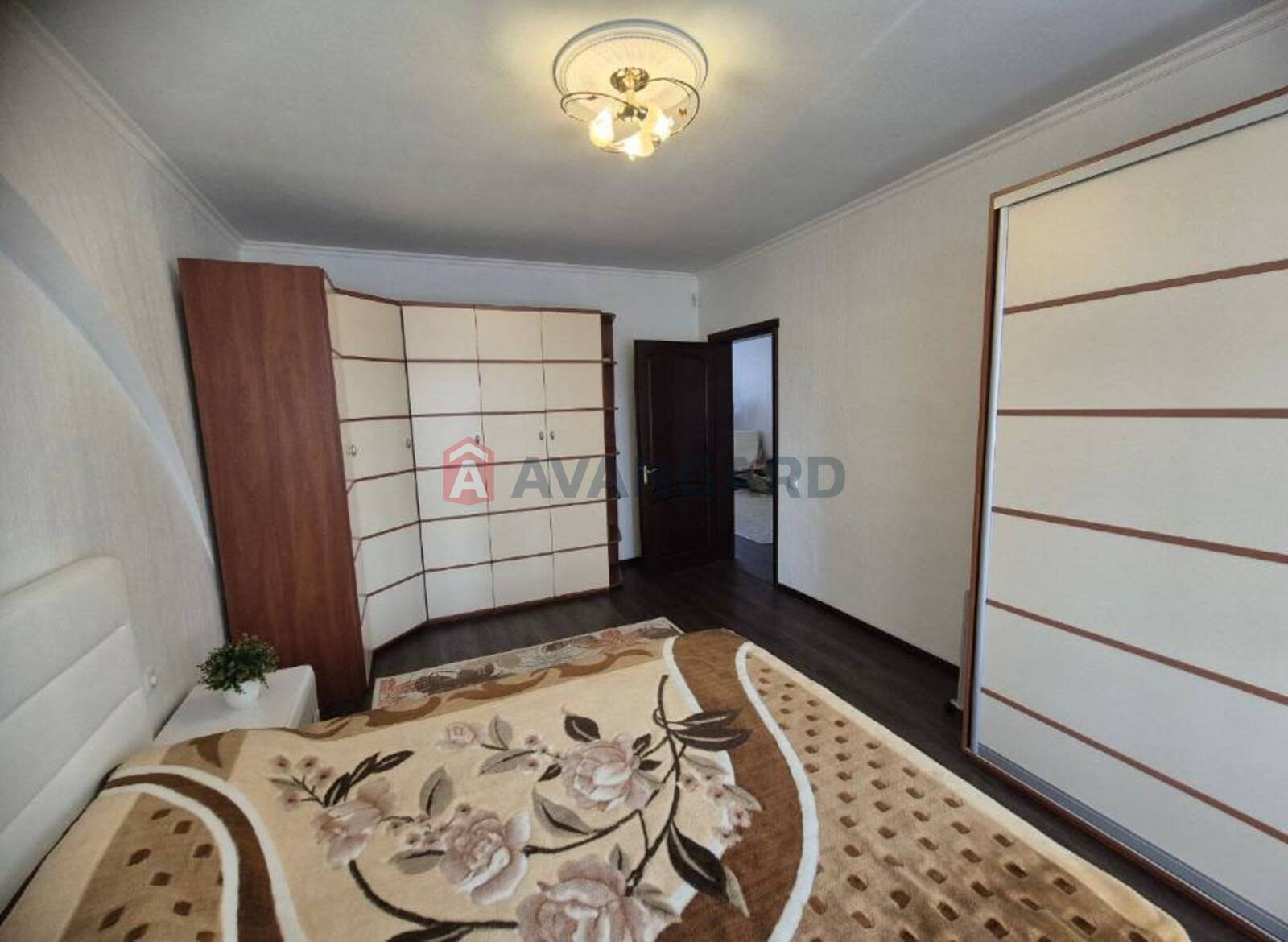 3 кім. квартира, 72/-/8 кв. м., 8/10 поверх фото 4 3 кім. квартира, 72/-/8 кв. м., 8/10 поверх фото 4