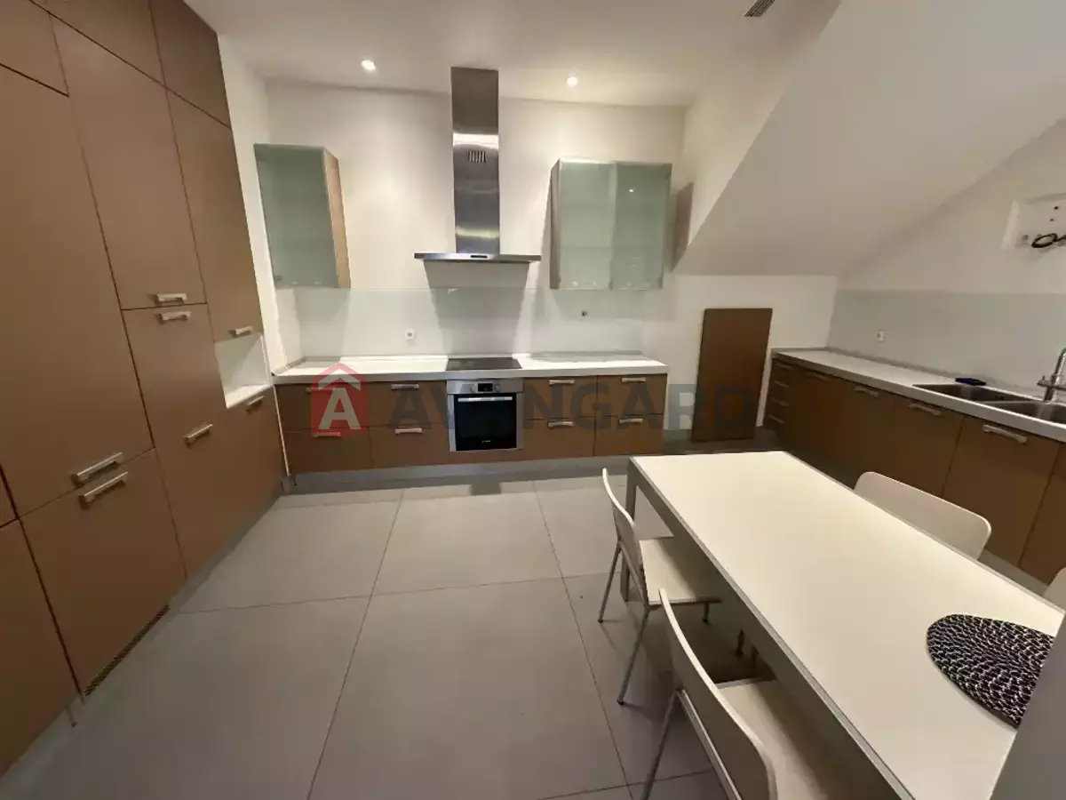 4 кім. квартира, 235/161/25 кв. м., 5/7 поверх фото 8 4 кім. квартира, 235/161/25 кв. м., 5/7 поверх фото 8