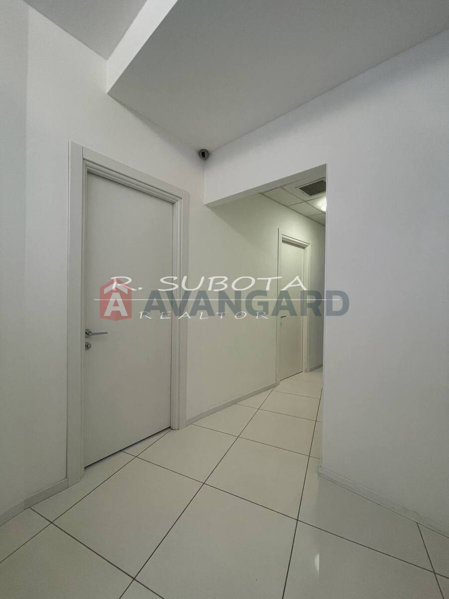 4 кім. квартира, 171/-/- кв. м., 18/21 поверх фото 13 4 кім. квартира, 171/-/- кв. м., 18/21 поверх фото 13