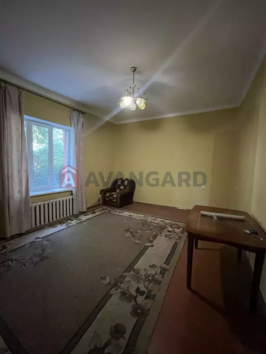 4 комн. квартира, 80/-/8 кв. м., 1/3 этаж фото 1 4 комн. квартира, 80/-/8 кв. м., 1/3 этаж фото 1