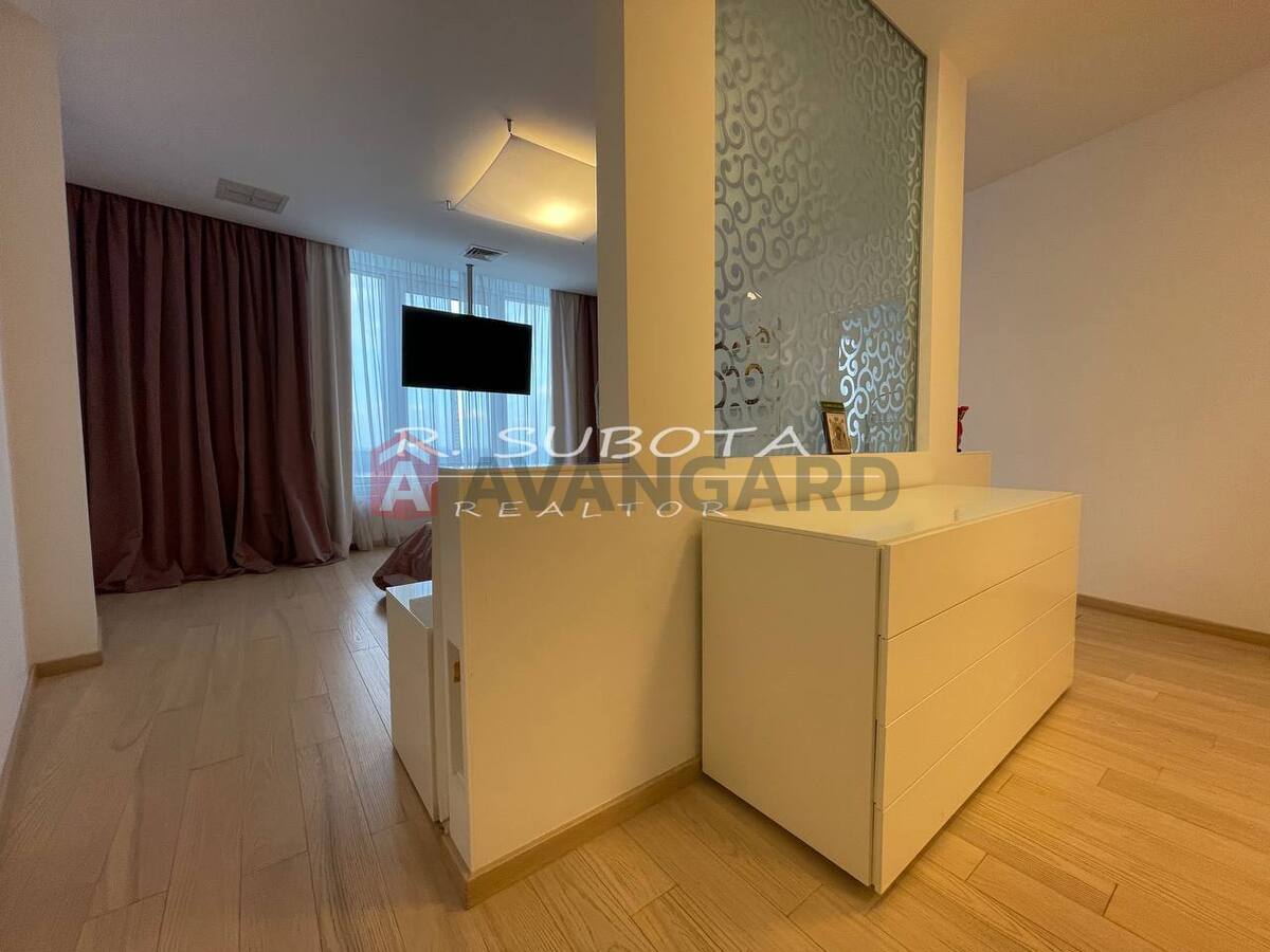 4 кім. квартира, 171/-/- кв. м., 18/21 поверх фото 2 4 кім. квартира, 171/-/- кв. м., 18/21 поверх фото 2