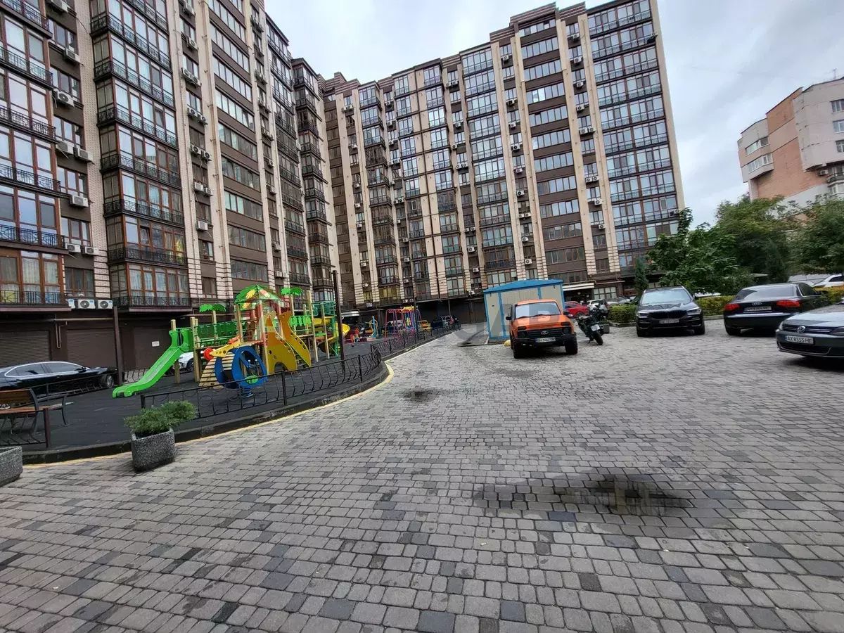 3 кім. квартира, 100/-/35 кв. м., 10/12 поверх фото 17 3 кім. квартира, 100/-/35 кв. м., 10/12 поверх фото 17