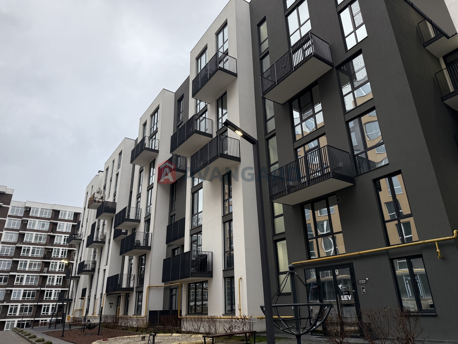 2 кім. квартира, 60/30/15 кв. м., 10/11 поверх фото 4 2 кім. квартира, 60/30/15 кв. м., 10/11 поверх фото 4