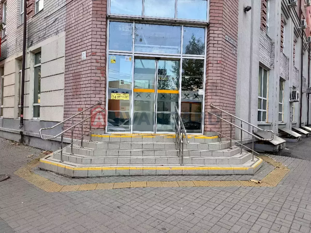 Торгівельна площа, 196 кв.м. фото 2 Торгівельна площа, 196 кв.м. фото 2