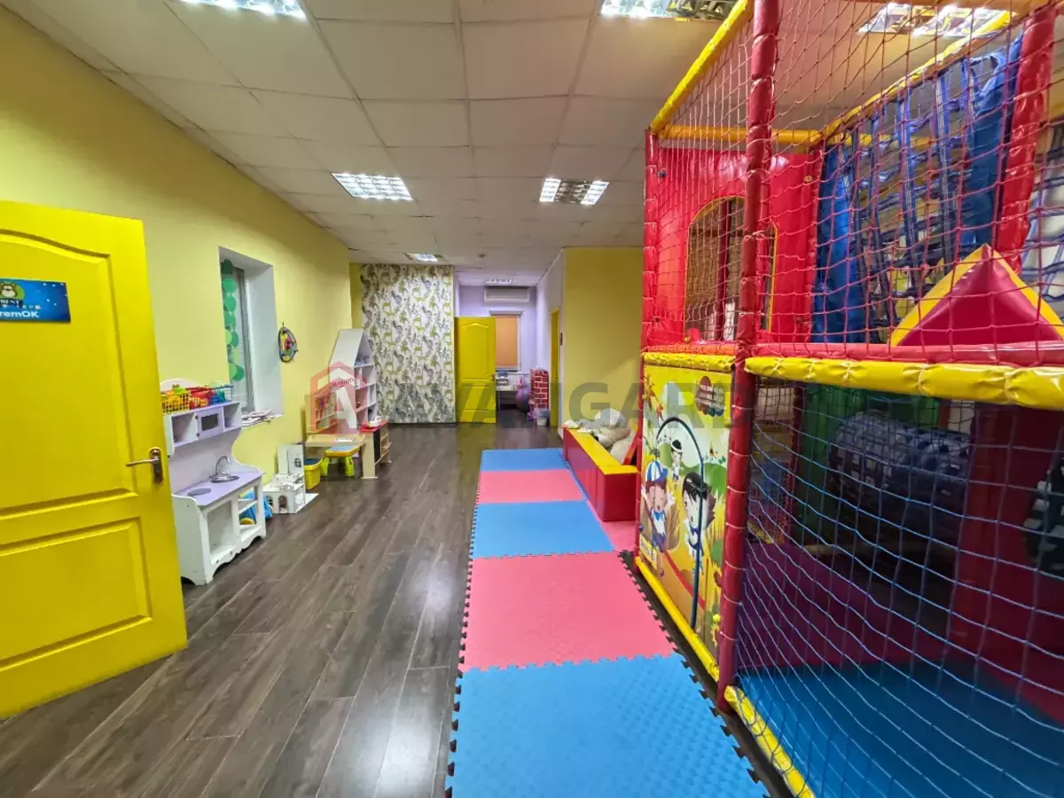 Сфера послуг, 200 кв.м. фото 2 Сфера послуг, 200 кв.м. фото 2