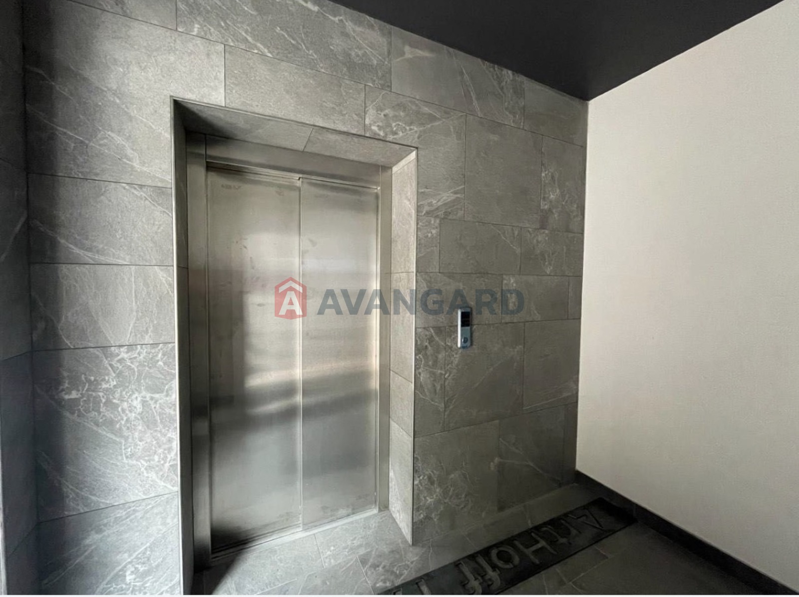 нежитлове приміщення в житловому будинку, 43 кв.м. фото 1 нежитлове приміщення в житловому будинку, 43 кв.м. фото 1