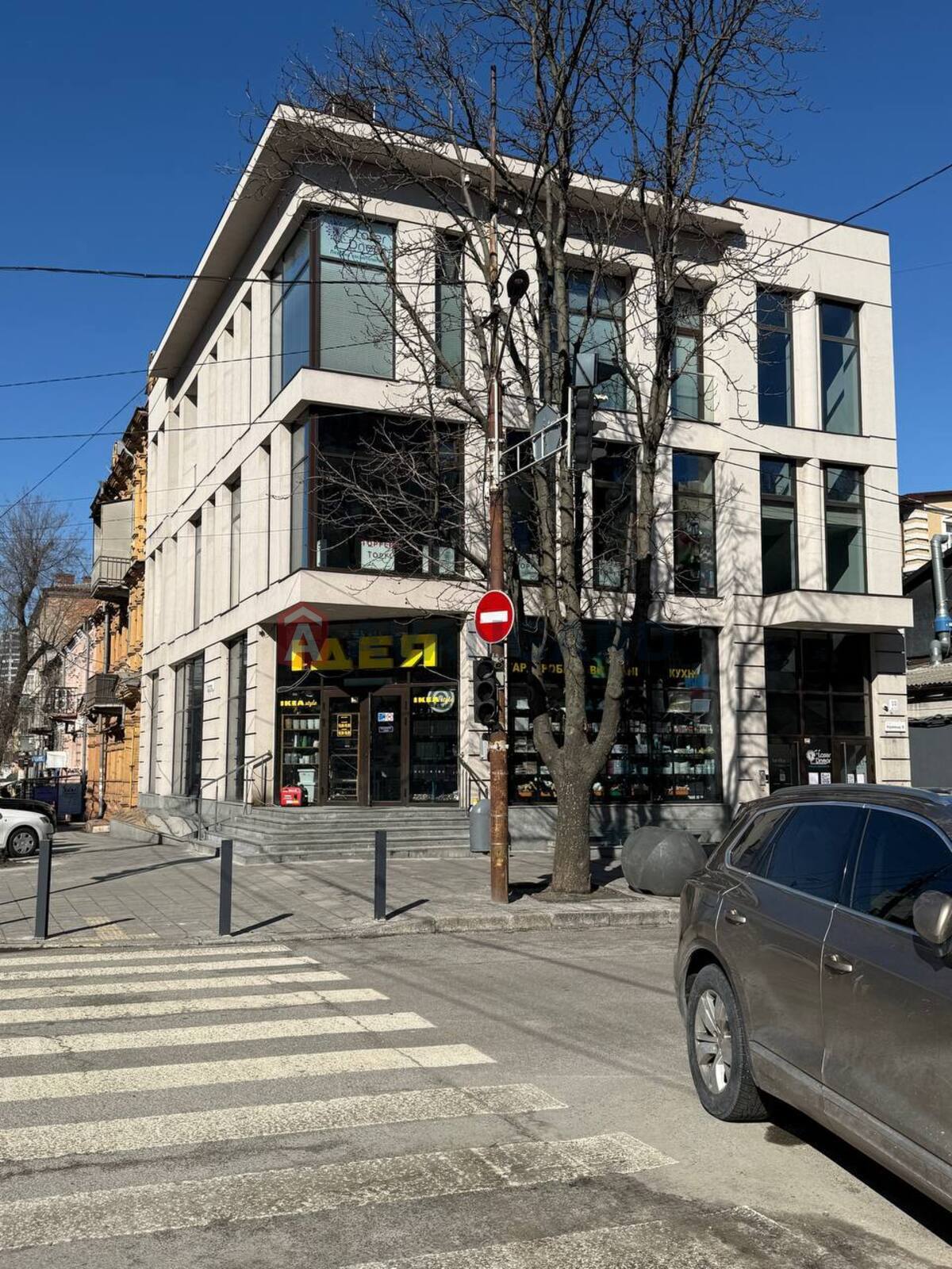 торговельно-офисный центр, 105 кв.м. фото 1 торговельно-офисный центр, 105 кв.м. фото 1