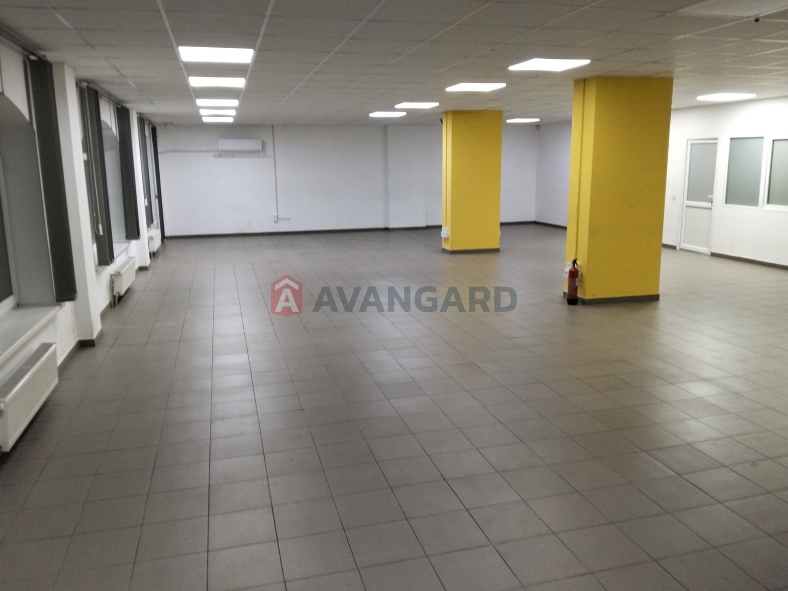 нежитлове приміщення в житловому будинку, 200 кв.м. фото 1 нежитлове приміщення в житловому будинку, 200 кв.м. фото 1