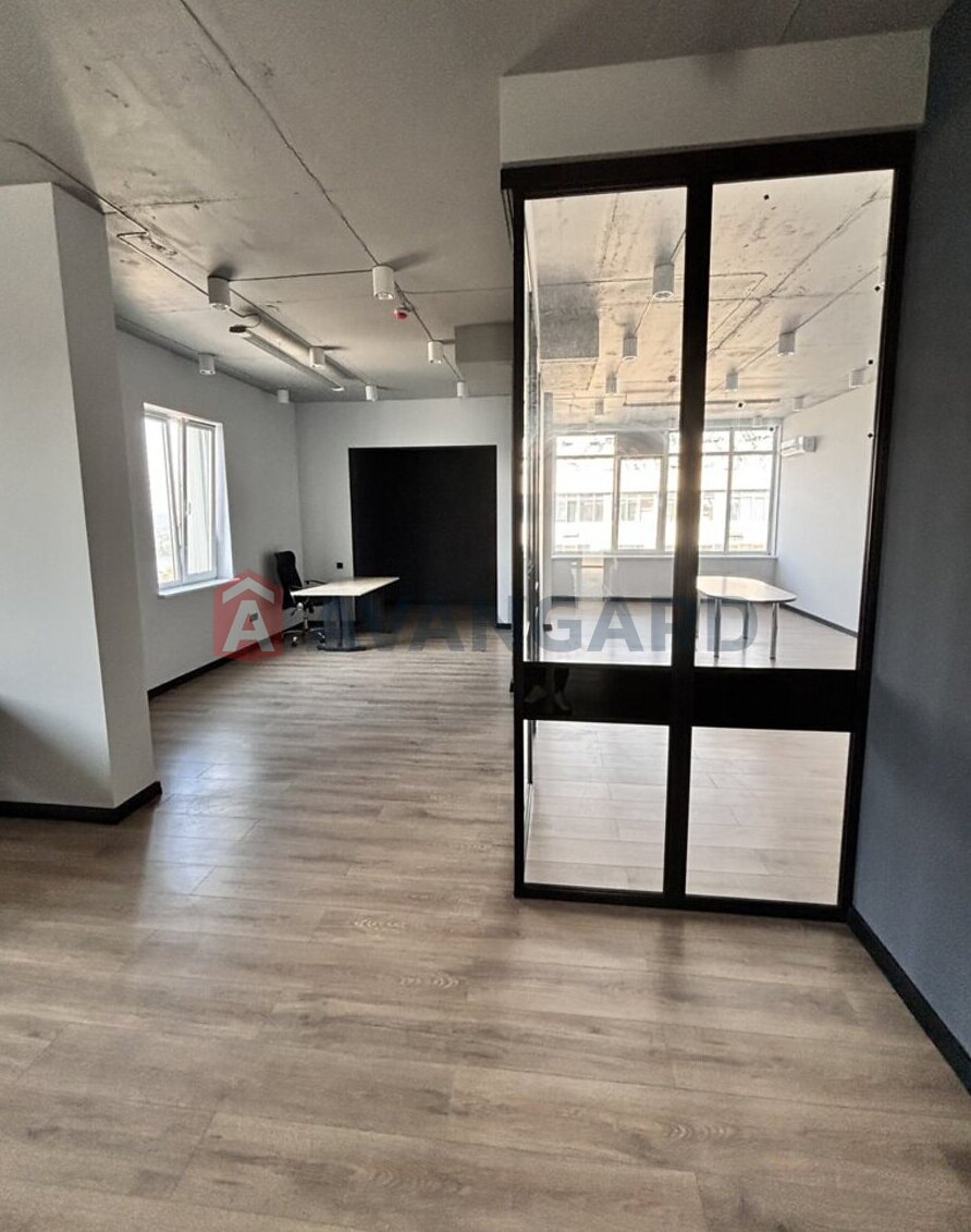 нежилое помещение в жилом доме, 200 кв.м. фото 2 нежилое помещение в жилом доме, 200 кв.м. фото 2