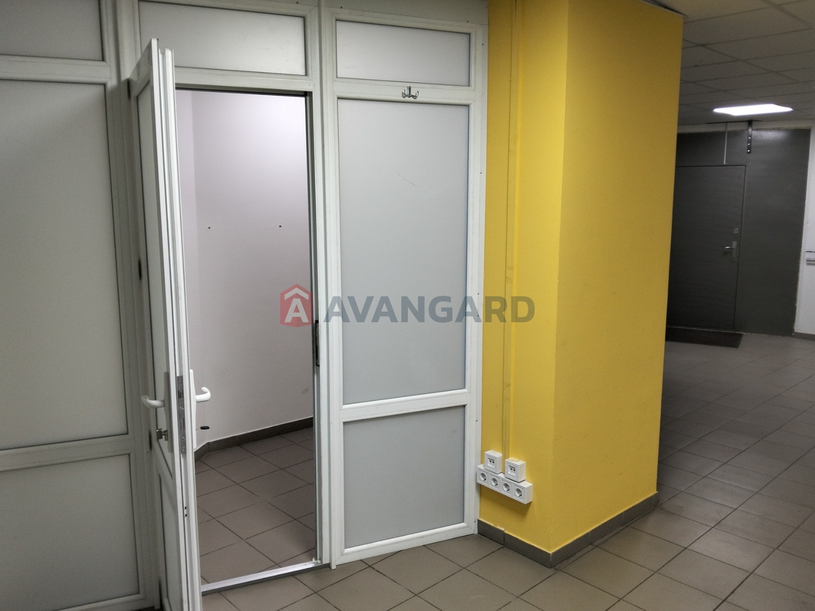 нежитлове приміщення в житловому будинку, 200 кв.м. фото 8 нежитлове приміщення в житловому будинку, 200 кв.м. фото 8