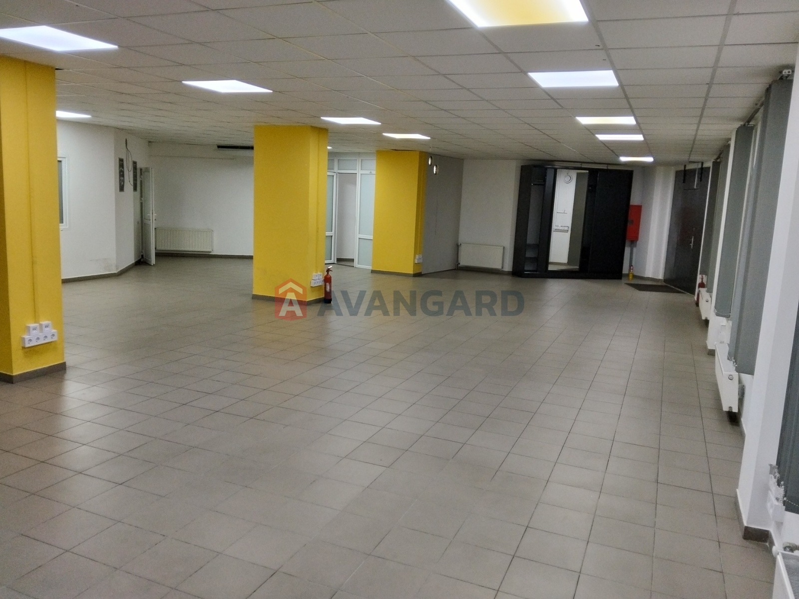 нежитлове приміщення в житловому будинку, 200 кв.м. фото 3 нежитлове приміщення в житловому будинку, 200 кв.м. фото 3